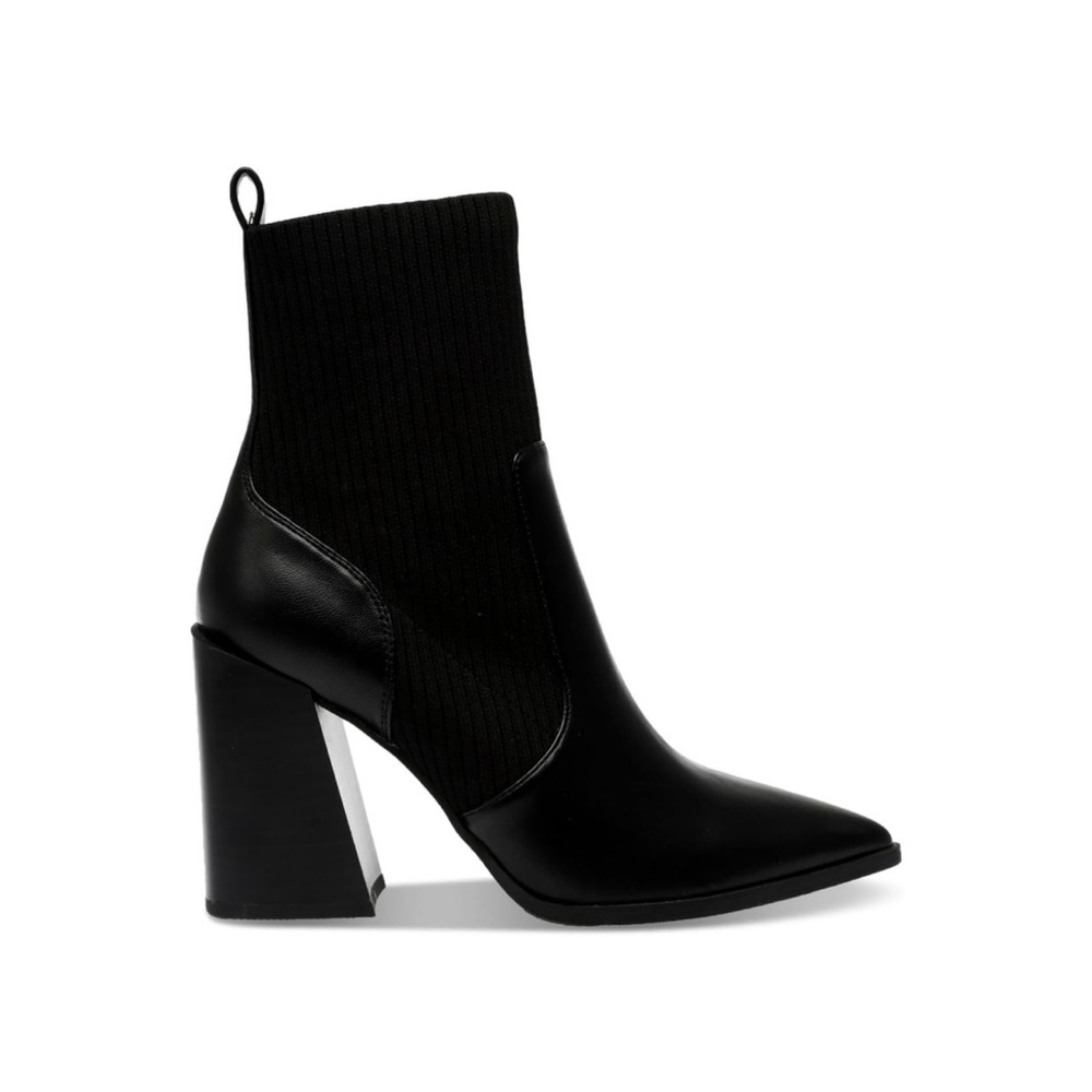 Wild Pair Trinityy Ankle Boots